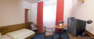 Hotel Restaurant Maitre Wernau Room photo